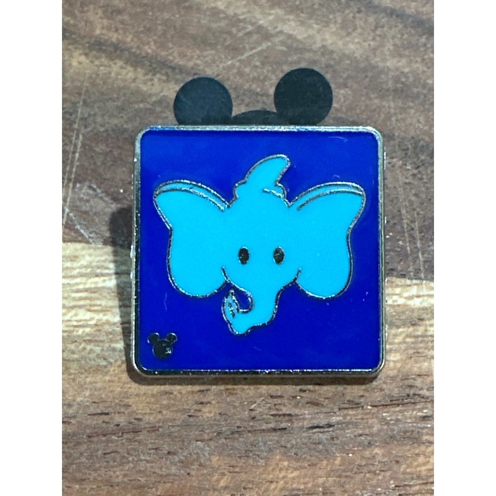 Disney Dumbo Elephant Pin Mickey Trading Pin Authentic Flying Attraction Icons